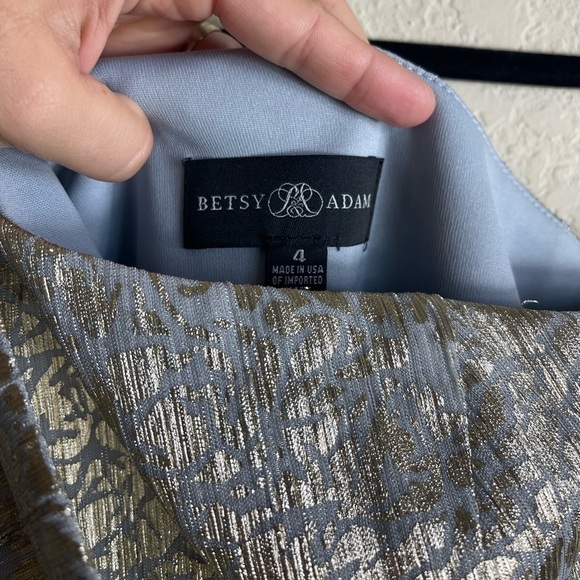 Betsy & Adam Metallic One Shoulder Crinkle Foil Dress Bow Sash Size 4 NWT - Picture 5 of 10